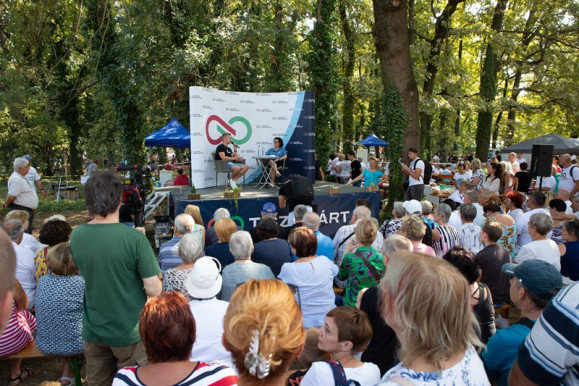 Radnai Márk: A propagandatámadásokat is értékelve döntjük el, mikor mutatjuk be a jelölteket