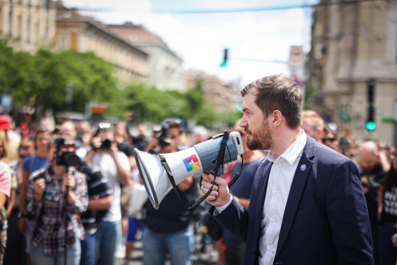 Momentum a kata-törvényről: A netadós tüntetés semmi volt ahhoz képest, ami ezután jöhet