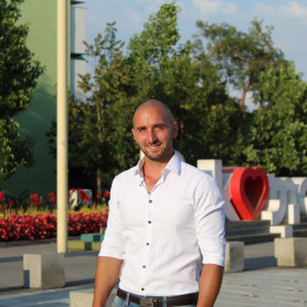 A Fidesz-irodát festékkel leöntő politikus lesz a Momentum polgármesterjelöltje a XVII. kerületben