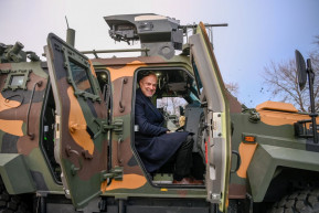 Török harcjárműveket gyártanak majd Győrben