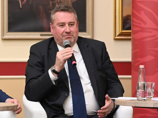 Magyarország berlini nagykövete: Véget kell vetni az unió migrációs 