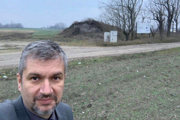 Börtönbüntetést és vagyonelkobzást kér az ügyészség a félmilliárdos trágyadomb ügyében