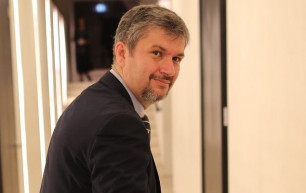 Hadházy: Ha lesz színháztörvény, ne legyen stadion!