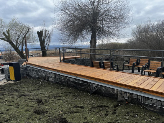 Fel, fel a magasba – Szénási Sándor jegyzete