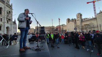 Nem engedélyezte a rendőrség Hadházyék keddi demonstrációját, de ez nem tartja őket vissza