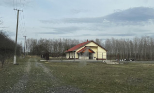 Hadházy: A híres lombkoronasétány közelében EU-s pénzből épült, üres vágóhíd is van