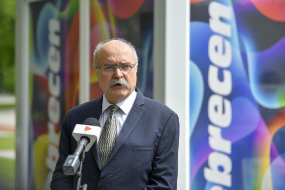 Azért kellenek a tanárok, hogy a gyerek ne legyen olyan buta, mint egy államtitkár