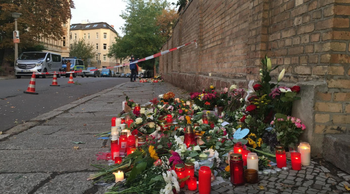 Távolodó holokauszt, felfordult közélet