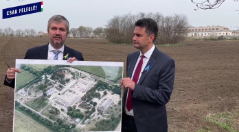 Márki-Zay Orbánék hatvanpusztai birtokáról jelentkezett be, Hadházy szerint mindenkinek ismernie kell az épületet