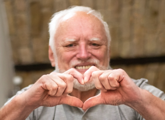 30 ezres élelmiszer-utalvánnyal örvendezteti meg a nyugdíjasokat a kormány