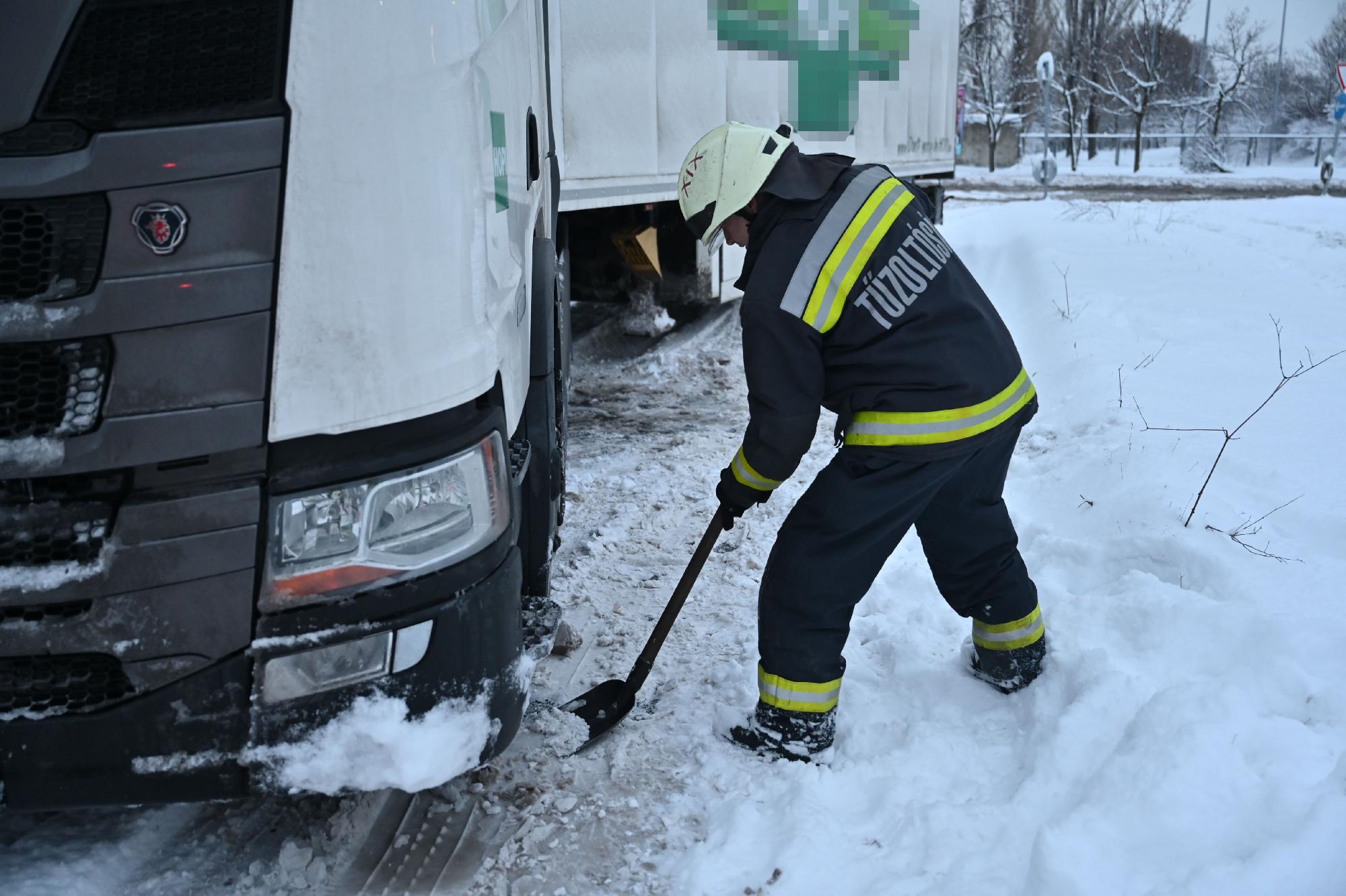Havazás - Teljes kapacitással dolgoznak a közútkezelők, a k