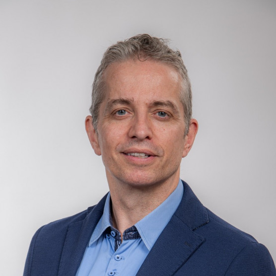 Családi vállalkozás lett az önkormányzat - Hollai