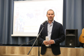 Hollik: Nehéz hetek jönnek, de Orbán Kötcsén sem mondott mást, mint eddig