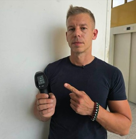 Magyar Péter: A kórházi büfében vettünk zsebkendőt egy síró orvosnak