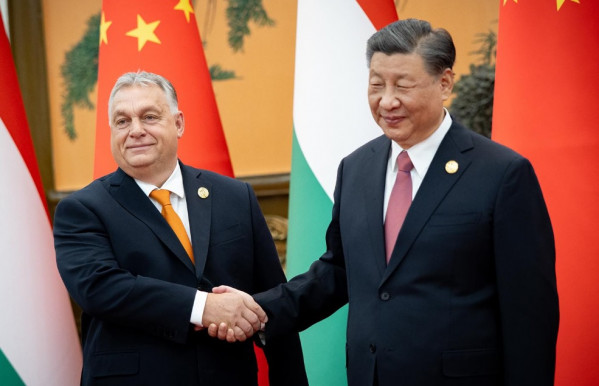 Pécs mellett épülő autógyárat jelenthet be Hszi Csin-ping és Orbán