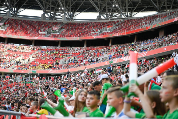 Magyar szurkolókat büntetett az UEFA