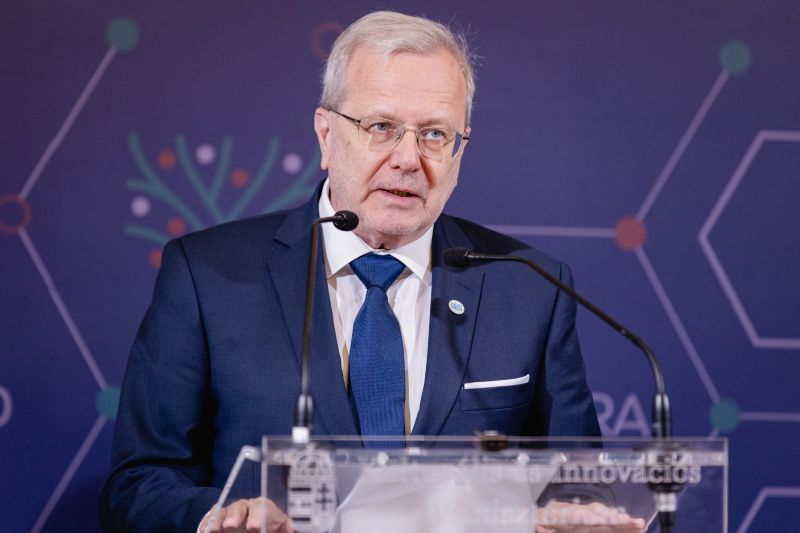 Sajtótájékoztató az Élvonal Csúcskutatási és Tehetséggo