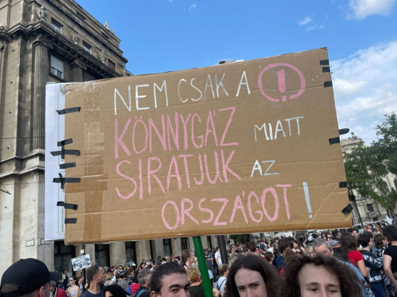 Országos Tanévnyitót tartottak a Kossuth téren diákok és tanárok: őszi tüntetésekre készülnek