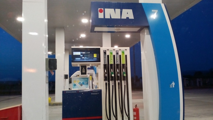 Horvátországban és Szlovéniában tankoljon, akinek kézre esik