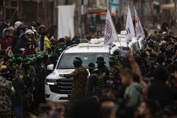 Újabb három túszt adott át a Hamász Izraelnek