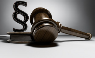 Miért hallgatnak a bírósági vezetők?