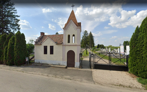 Ravatalból raktár, majd kormányzati támogatással kápolna