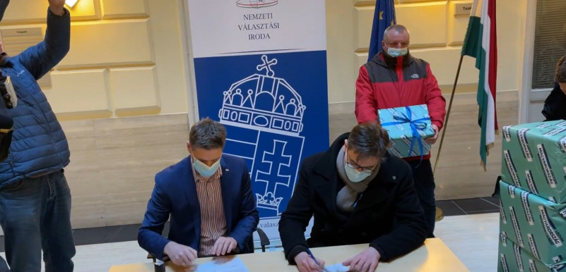 MZP: Nekünk van 235 ezer bátor emberünk