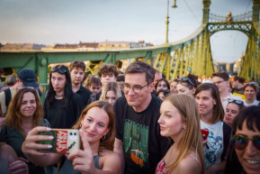 A fenyegetőzést kiröhögjük – reagált Karácsony arra, hogy Tuzson szerint egy évre is le lehetne csukni a Pride miatt