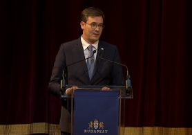 Karácsony reméli, hogy tudja tartani a lelket munkatársaiban