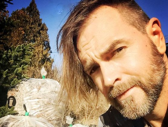 Színész és kerámiaipari szakmunkás