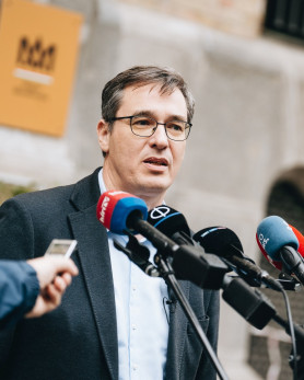 Karácsony Gergely: 16 évig 10 millió bántalmazott országában éltünk