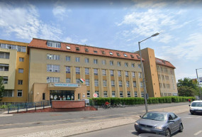 Közel 500-an demonstráltak a mosonmagyaróvári kórház előtt