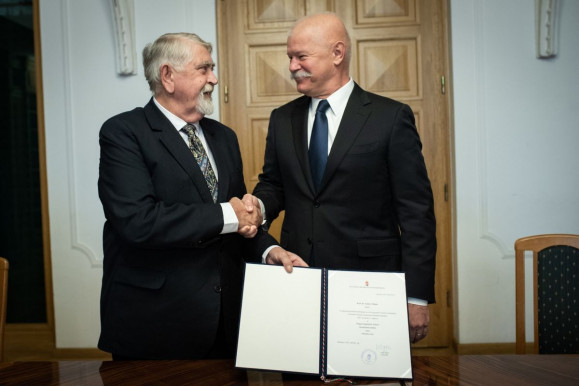 Kásler kedvenc terepén folytatja, a Magyarságkutató Intézet tiszteletbeli elnöke lett