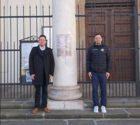 A Kálvin téri református templomnál tüntetett Balog püspök ellen Keresztény Zoltán