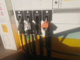 Terjed az üzemanyaghiány - már a Shell-kutakon is