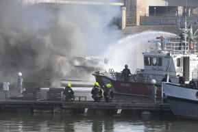 Kiégett egy hajó az Árpád hídnál