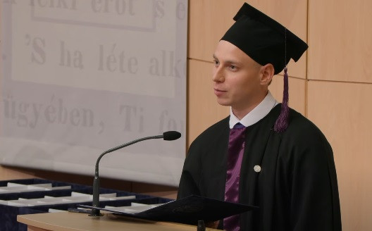 Kincse Csongor, a rendszerkritikus frissdiplomás orvos a Klubdélelőttben