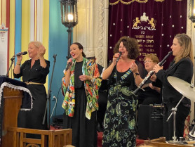 Svájci csoki, sakktábla, klezmer