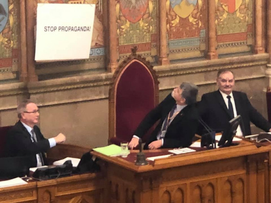 Hadházy Ákos a Fideszt állította példának az ellenzék elé