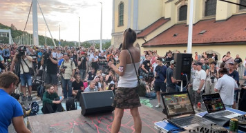 Megint elfoglalták az Erzsébet hidat a tüntetők