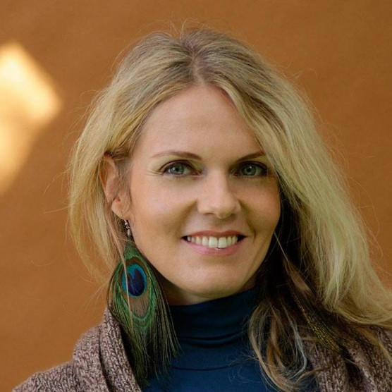 Jólét és jóllét, mantraéneklés, külügyek