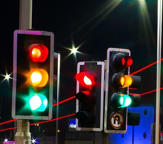 Karácsony kabinetfőnöke: Átmeneti lesz az autóbarát lámpaprogram