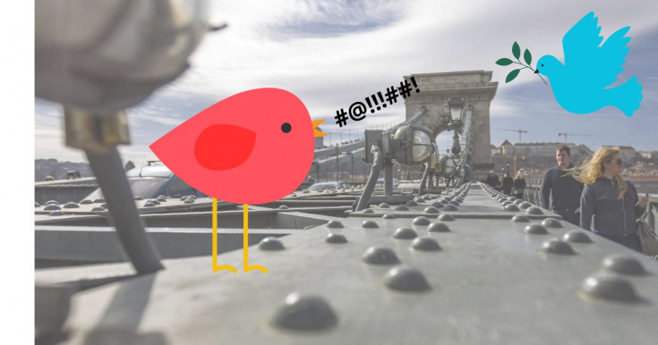 Arató András: Béke, galamb, árspekula, hidak fóliában