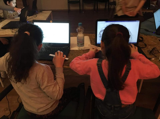 Méltányosabb oktatásért küzdenek, hátrányos helyzetű gyerekeknek