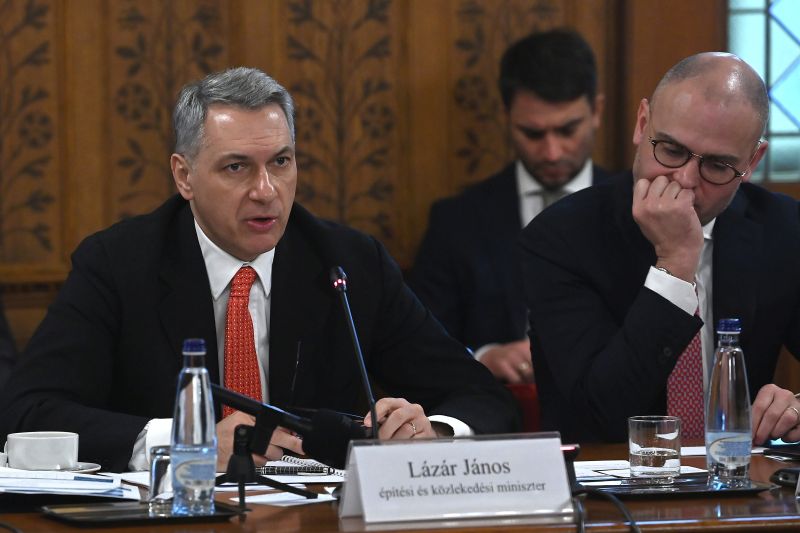 Lázár János meghallgatása a gazdasági bizottság ülésén