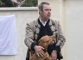 L. Simon hitet tett az erőközpont mellett