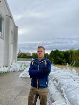 Pániküzemmódban kizavarták a megafonosokat a Duna-partra