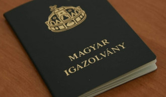 Az ingyenes utazásra jogosító magyar igazolvány kapkodás miatt kerülhetett elő