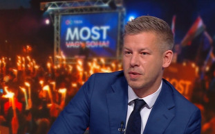 Magyar Péter a közmédiában kéri számon a hazugságokat