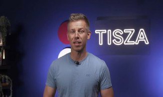 'Búcsúdal a bukott batidai bakterhez' - Lázárnak énekel Magyar Péter